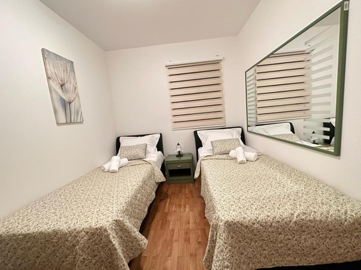 Family Apartment מאקרסקה מראה חיצוני תמונה